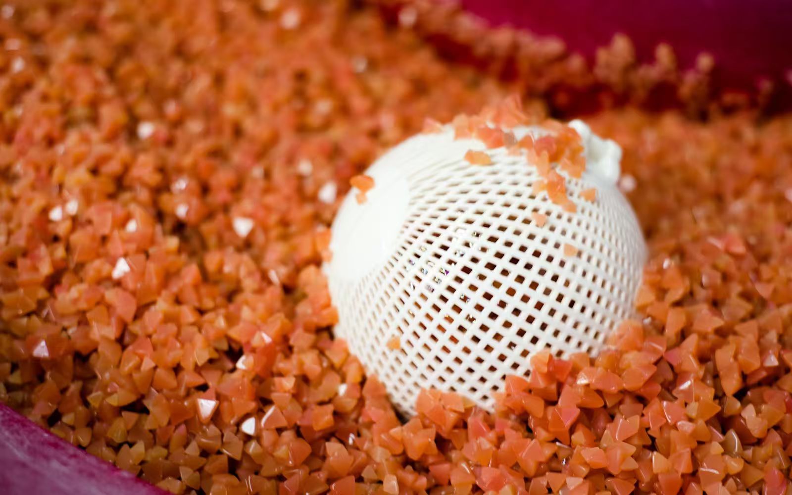 যন্ত্রাংশের নান্দনিকতা কীভাবে উন্নত করা যায় তা নান্দনিকভাবে আনন্দদায়ক কাস্টম অংশগুলির জন্য পৃষ্ঠের সমাপ্তি এবং উপকরণগুলির পরিসর সম্পর্কে জানুন।